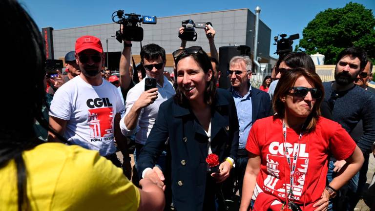 Forlì, Elly Schlein incontra i lavoratori della Giuliani arredamenti GALLERY
