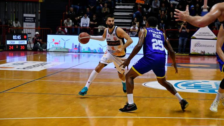 Il play Riccardo Tavernelli (foto Blaco)