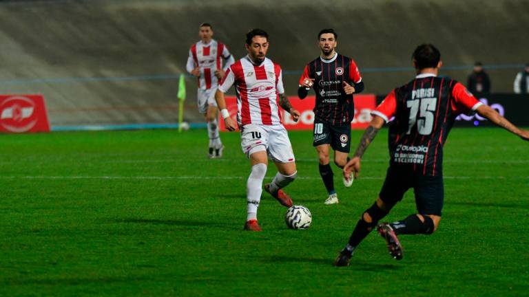 L’attaccante Davide Macrì in azione (foto FABIO BLACO)