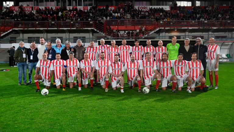 Forlì, in 1.500 per la “Partita del dono” tra Nazionale cantanti e Team Sirotti FOTOGALLERY