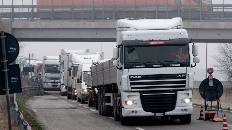 Traffico in via Trieste