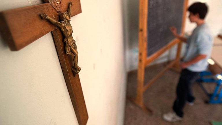 Secondo i suoi legali il docente ha lavorato per 18 anni consecutivi su posti dell’organico di diritto,