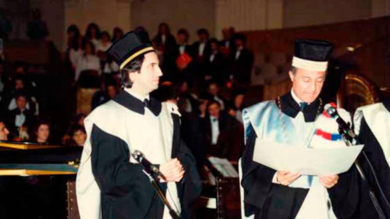 Roversi Monaco con Riccardo Muti (Foto Archivio storico dell’Università di Bologna ASUBo Ufficio Cerimonie dell’Università di Bologna)