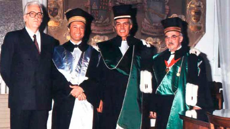 Roversi Monaco con Raul Gardini (Foto Archivio storico dell’Università di Bologna ASUBo Ufficio Cerimonie dell’Università di Bologna)