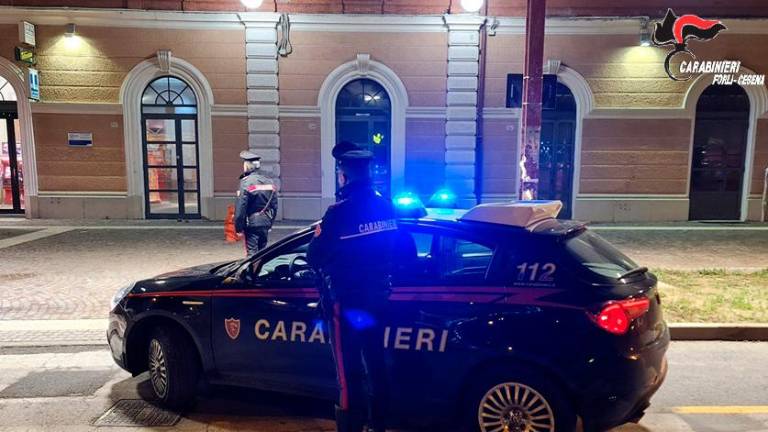 Cesena, controlli serrati dei carabinieri in zona stazione. Diverse denunce