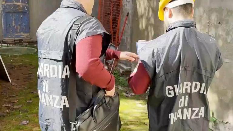 Imola, dal bar all’autolavaggio: scoperti 24 lavoratori in nero VIDEO