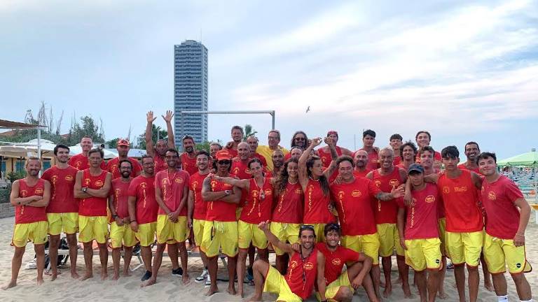 Marinai di salvataggio in servizio a Cesenatico