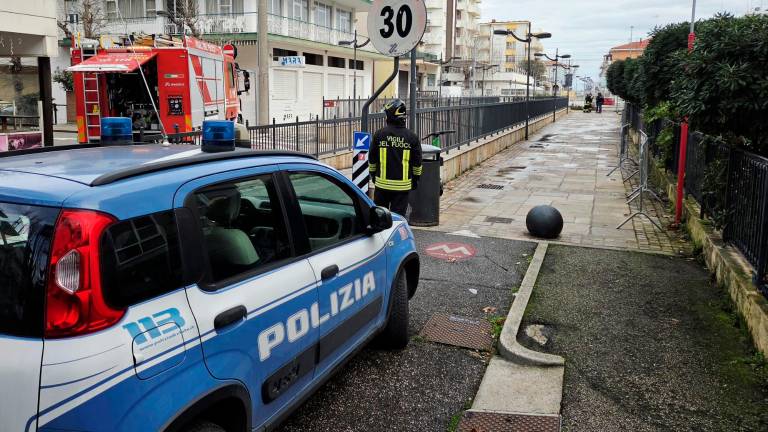 Rimini, treni bloccati per il ritrovamento di uno strano ordigno. Circolazione riattivata VIDEOGALLERY
