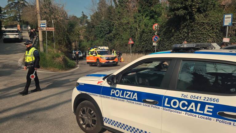 Rimini. Schianto fatale in discesa: muore ciclista in via Covignano
