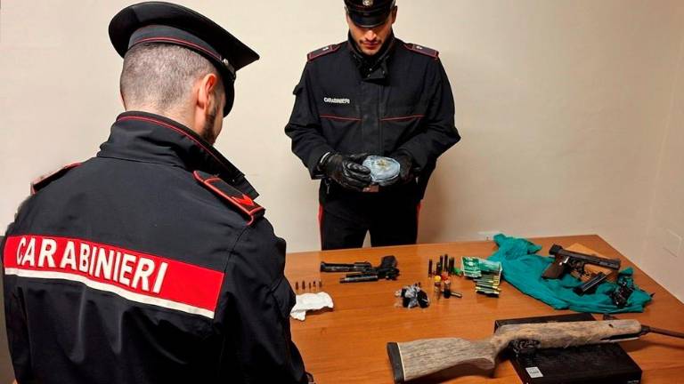 Forlì, le armi che custodiva in casa gli costano il carcere