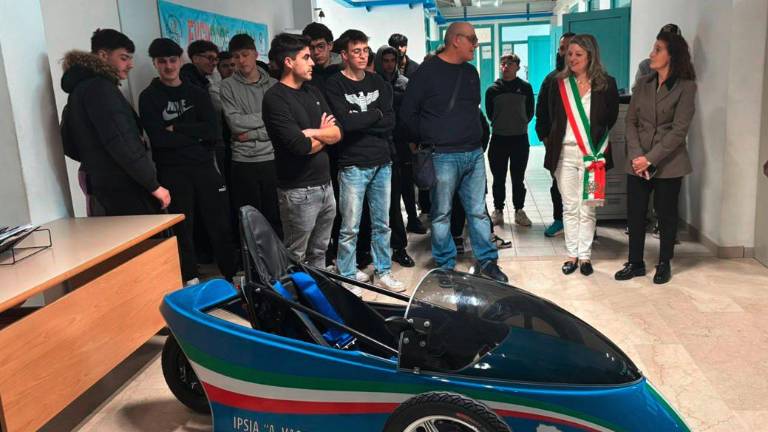 Gli studenti dell’Ipsia Vassallo hanno presentato “Azzurra” alla sindaca Francesca Pondini