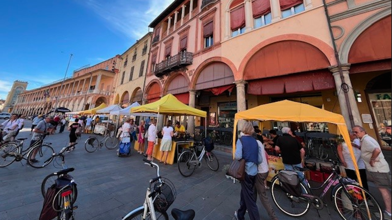 Faenza, i produttori agricoli portano in piazza le eccellenze contadine
