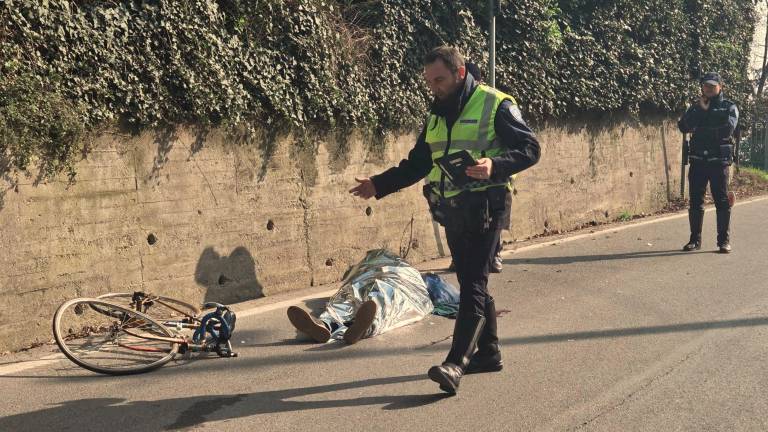 Rimini. Schianto fatale in discesa: muore ciclista in via Covignano