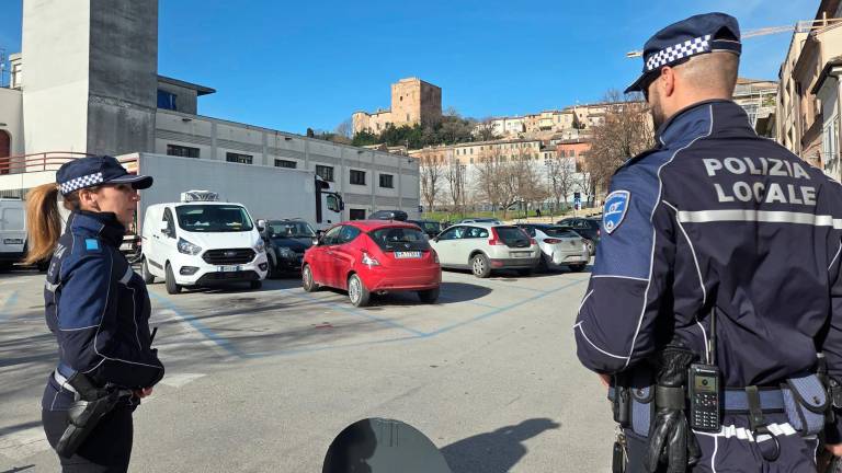 Santarcangelo, due boati nella notte. Assalto al Postamat, i banditi ripresi in un video VIDEO