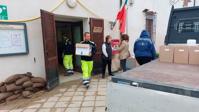 Traversara, ripartiti i lavori al cantiere, chiuso il centro accoglienza al Palasport - Gallery