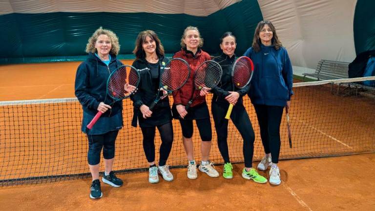 La formazione della Polisportiva 2000 Cervia impegnata nel trofeo Città di Nonantola femminile