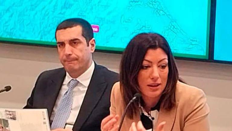 L’assessora regionale alle Pari opportunità Gessica Allegni con il presidente della Regione Michele de Pascale