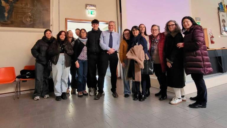 Cesena, “la medicina è la scelta di stare dalla parte di chi è più vulnerabile”: al Liceo “Righi” la lectio magistralis del professor Strippoli