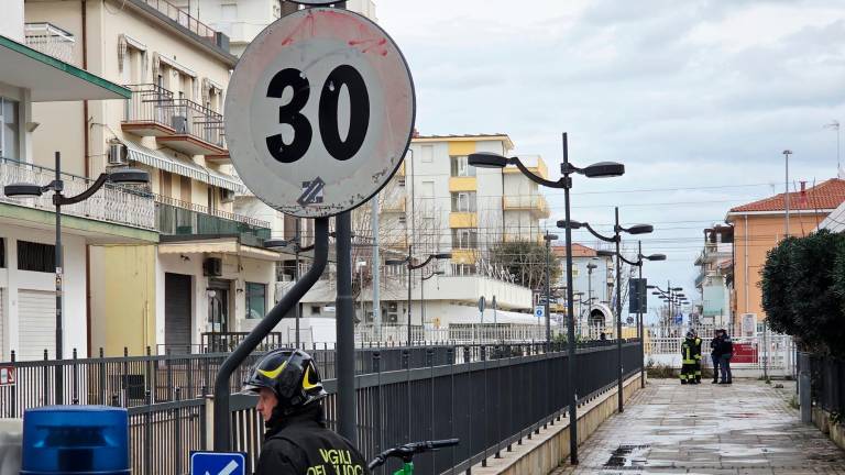 Rimini, treni bloccati per il ritrovamento di uno strano ordigno. Circolazione riattivata VIDEOGALLERY