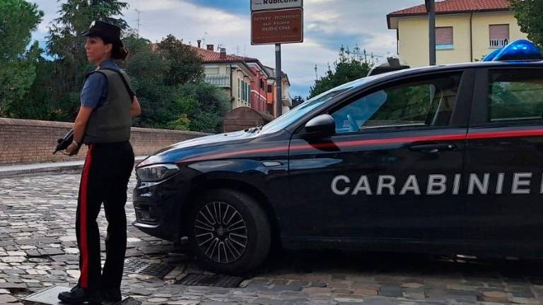 Manomette il braccialetto elettronico: arrestato