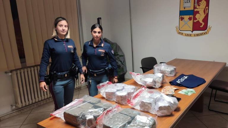 Una volta immessa sulle piazze di spaccio, avrebbe potuto fruttare agli spacciatori al dettaglio oltre 200.000 euro