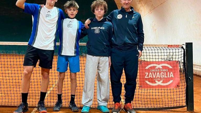 La formazione del Ct Zavaglia con il maestro Ronnj Capra in semifinale nel trofeo Bellenghi
