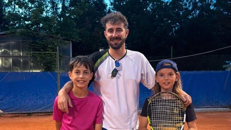 Da sinistra Mattia Sena, il maestro Federico Bronzetti e Mattia Gaggi