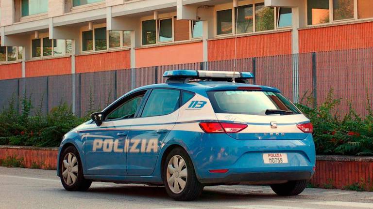 Faenza, rissa al bar e droga in casa: arrestati zio e nipote