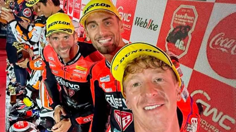 Il selfie sul podio di Kevin Calia