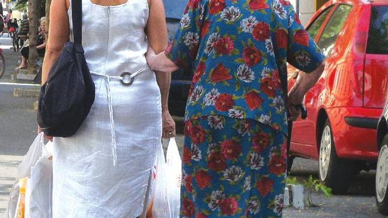 Badanti, in Emilia-Romagna 12 ogni 100 persone sole over 60