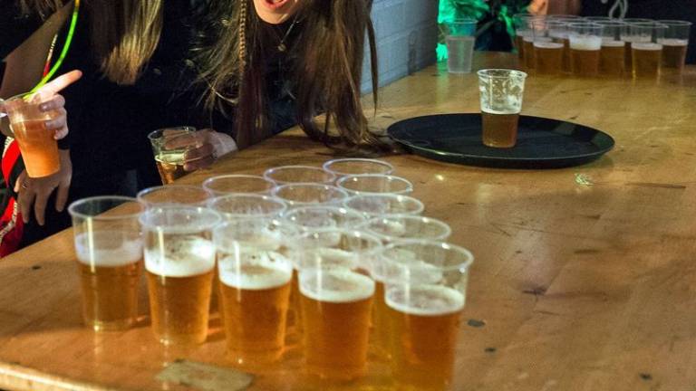 Festa di birra pong non autorizzata sospesa a Imola