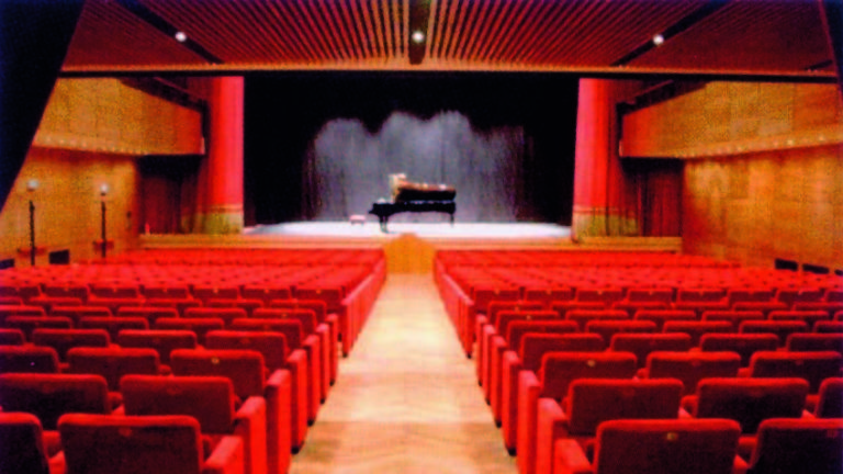 Gli spettacoli teatrali di Accademia Perduta rinviati in Romagna