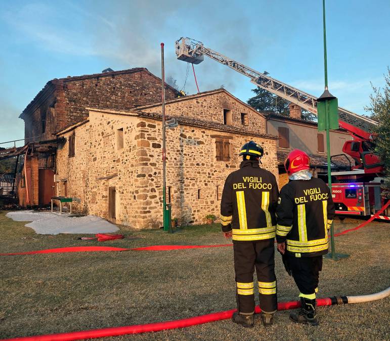 Poggio Torriana, incendio nella notte nel casolare - Gallery