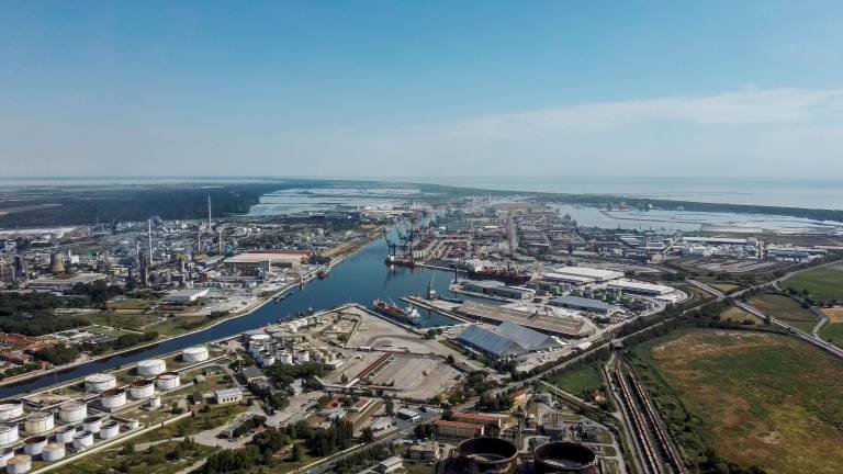 Porto di Ravenna, ad aprile un +32% rispetto al 2025: “Ma ora le istituzioni ci aiutino”