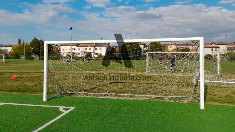 Una delle 10 porte utilizzate nel settore giovanile che andrà all’asta domattina