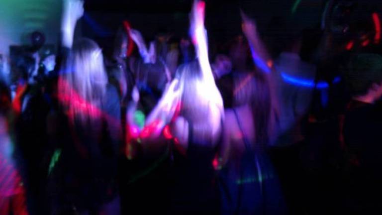 Pestato in discoteca a Cesenatico: Perché è un gay
