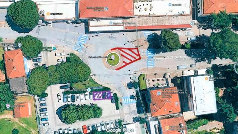 La perdita all’altezza della rotonda della stazione