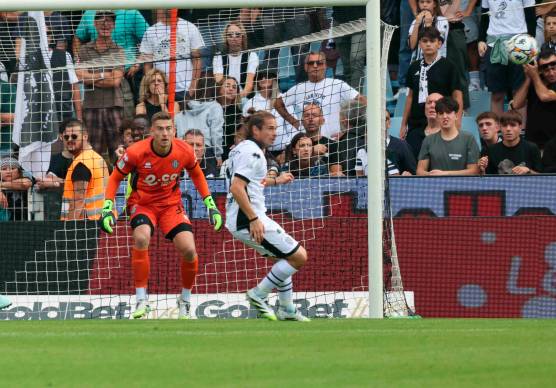 Jonathan Klinsmann e Michele Castagnetti nel match del Manuzzi contro il Palermo (foto Gianmaria Zanotti)