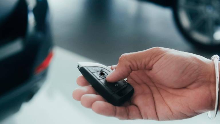 Cesenatico, nascondeva la cocaina da spacciare nel telecomando dell’auto: 23enne arrestato