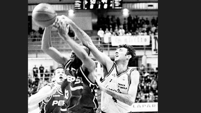 Basket, morto l'ex azzurro Gustavo Tolotti: nel 1999 giocò a Imola