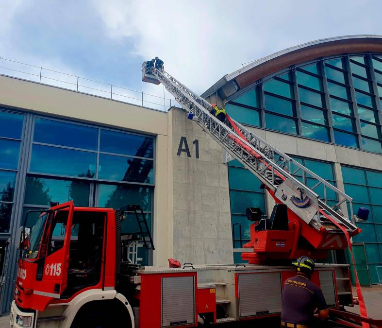 Rimini incendio al padiglione A1 della fiera - Gallery