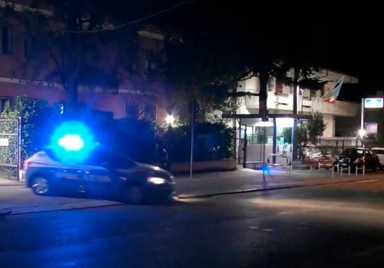 Cesena, ladro scappa con la cassa ma viene catturato dalla Polizia