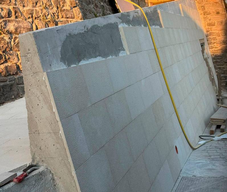 Montefiore Conca, Italia Nostra: «Lavori a metà e sfregio alla Rocca»