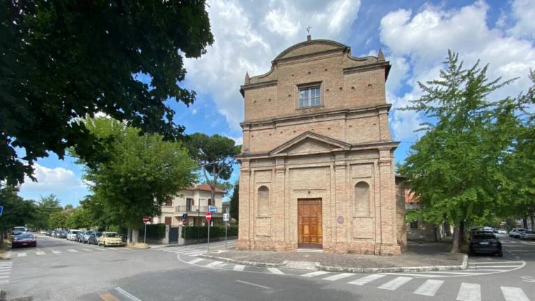 Ladri nella chiesa di Madonna delle Rose a Cesena