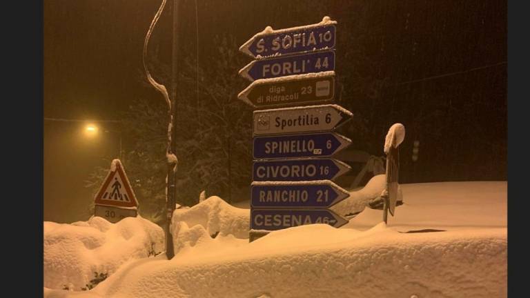 Neve e pioggia, una domenica con precipitazioni da record in Romagna: maltempo fino a questa sera VIDEO