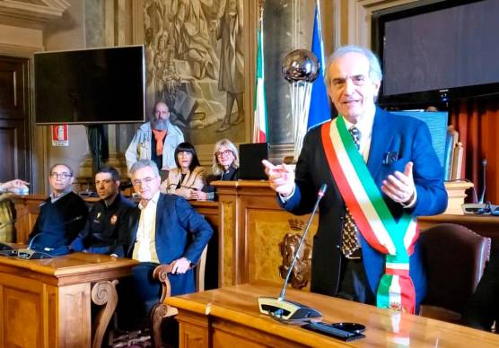 Il sindaco Zattini oggi ha ricevuto l’Unieuro (foto e video Blaco)