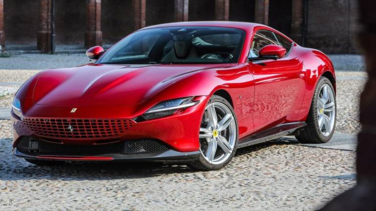 Riccione, guida una Ferrari da 200mila euro senza patente