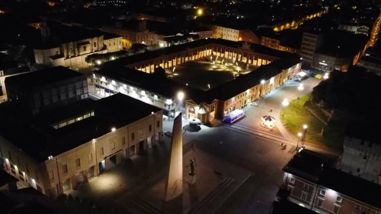 Lugo, caro energia: giovedì luci spente al monumento di Baracca
