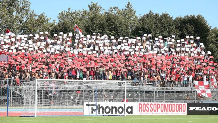 Calcio C, Imolese-Rimini: prenotati 182 tifosi biancorossi
