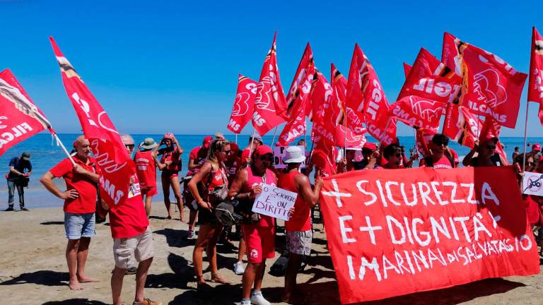 Rimini, il corteo dei marinai di salvataggio in sciopero VIDEO GALLERY